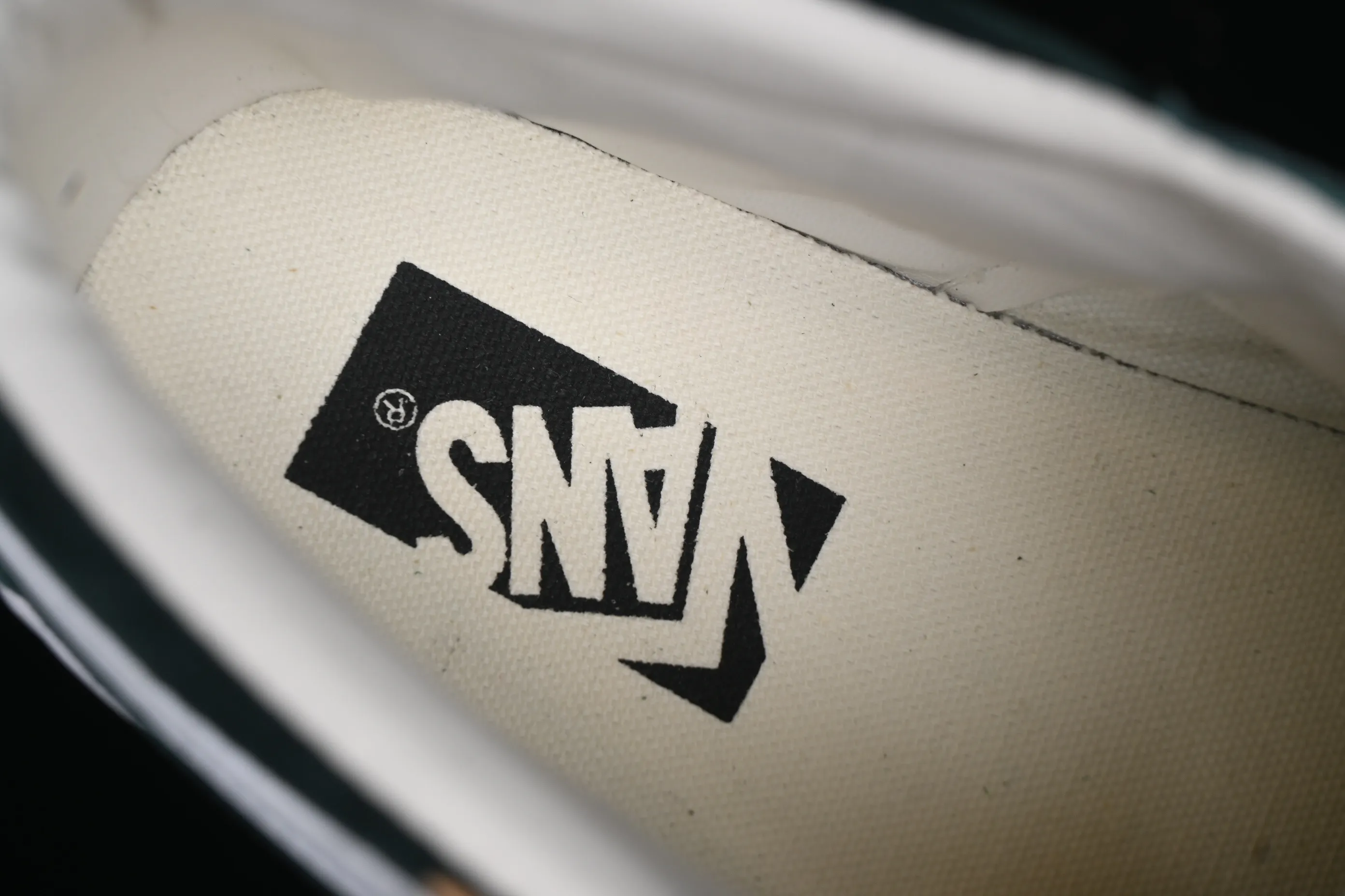 All categories Vans Vans series Vans Mid Vans China Vans Sk8-Mid Reissue 83 high-end branch suede casual retro skateboard shoes VN000CQQPRM